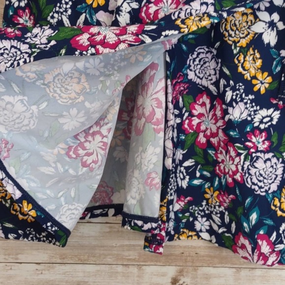 Liz Claiborne Floral Tankini Swimsuit Top Medium - Picture 6 of 10